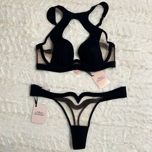 Agent Provocateur Soni Set 32c & 2 NWT